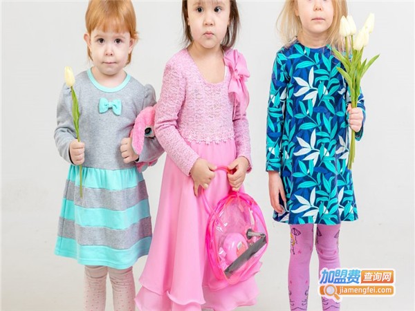 微笑的向日葵童装加盟门店