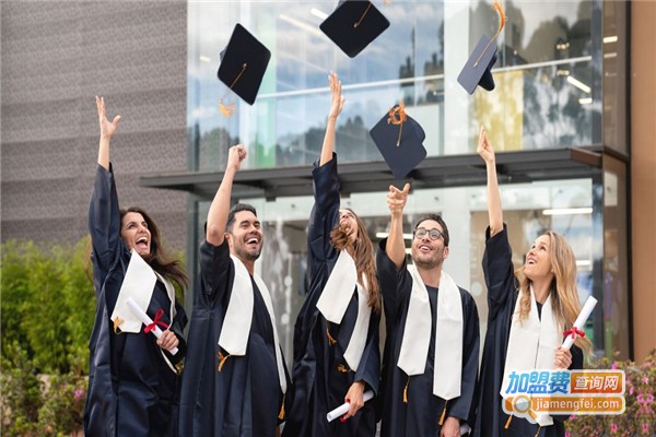 暴雪国际教育加盟费