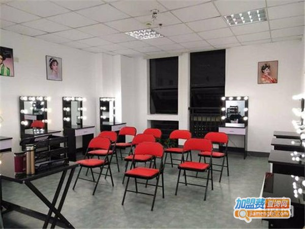 新艺美甲纹绣加盟门店