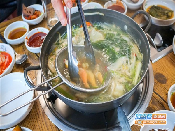 渝家小厨重庆老灶火锅加盟门店