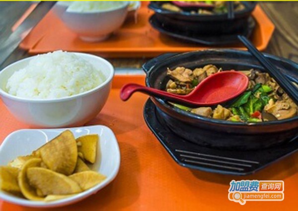 老梁黄焖鸡家常菜加盟店