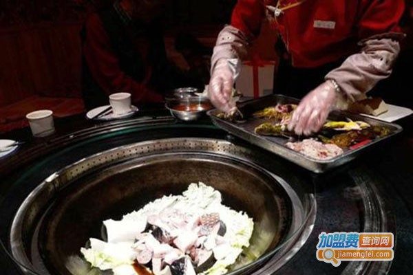 溢香柴锅炖活鱼