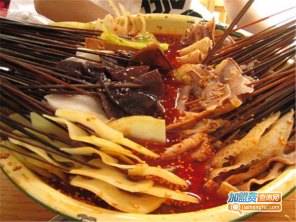 乡辣鼎鼎串串香加盟门店