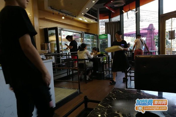 一家正经的串店加盟门店