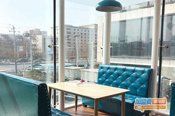 捌月咖啡厅加盟