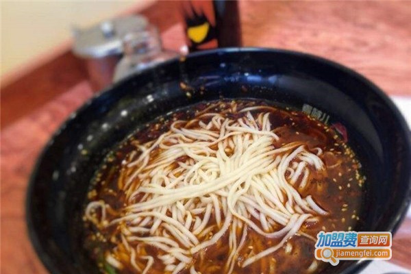 煮啵儿小面加盟费