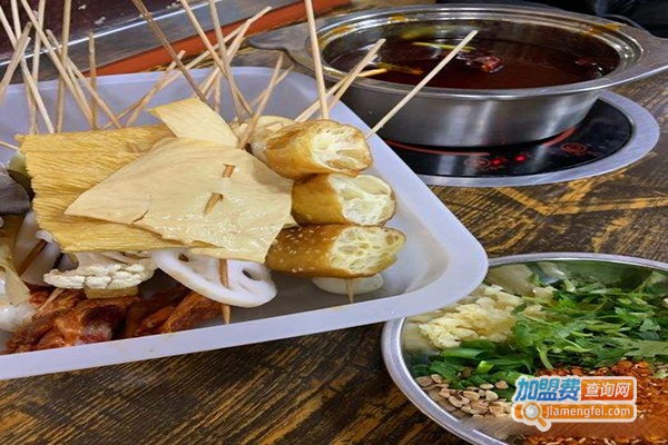 牛华阿婆串串香加盟门店