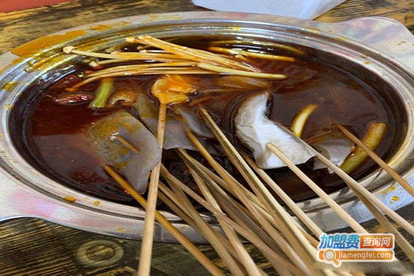 牛华阿婆串串香加盟门店