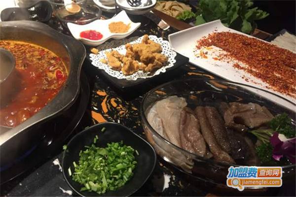 似玖城老灶火锅加盟费