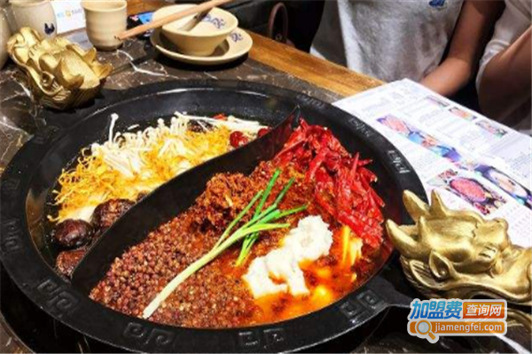 小龍行江湖老火锅加盟费