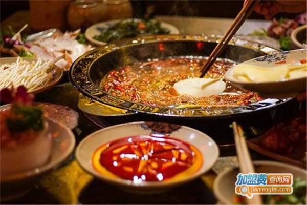 小龍行江湖老火锅加盟费