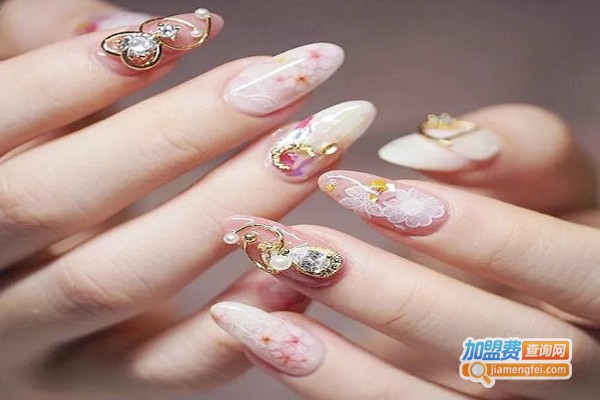 她&她美甲加盟费