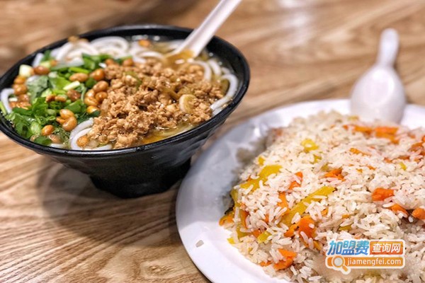 【粉小匠米粉加盟】开店加盟粉小匠米粉，财富在向你招手！