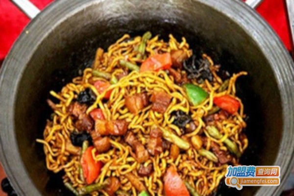 秦一锅铁锅焖面加盟费