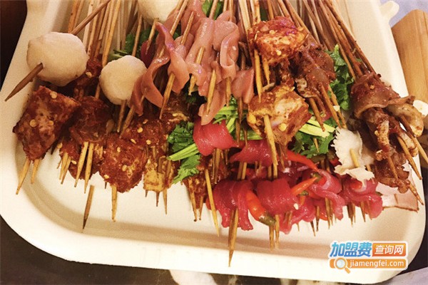 哦辣辣牛肉火锅串串加盟费