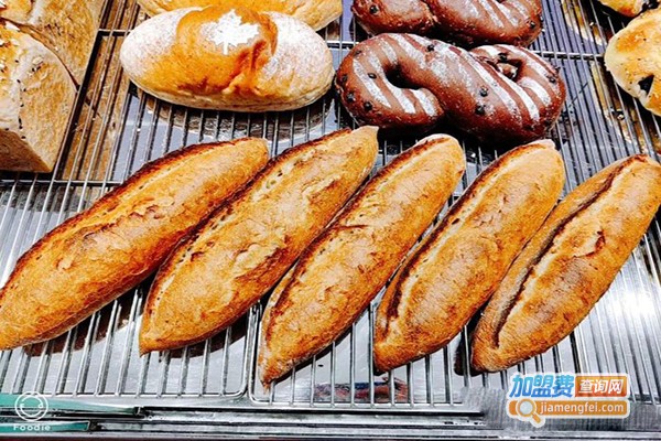 窑摆面包加盟费