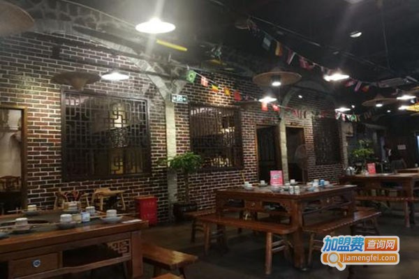 八十春老火锅加盟门店