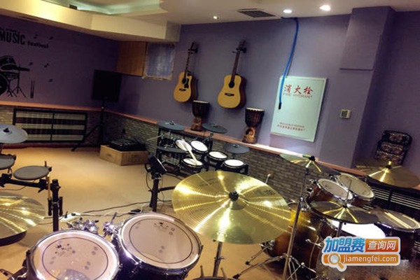 七月艺术工作室加盟