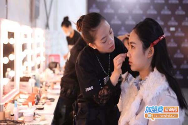 小乐造型化妆培训加盟门店