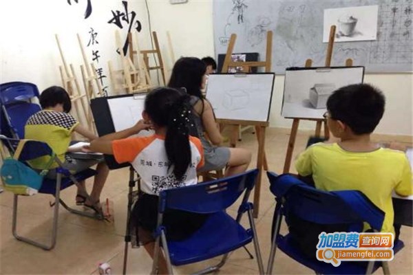 蕊彩美术加盟费