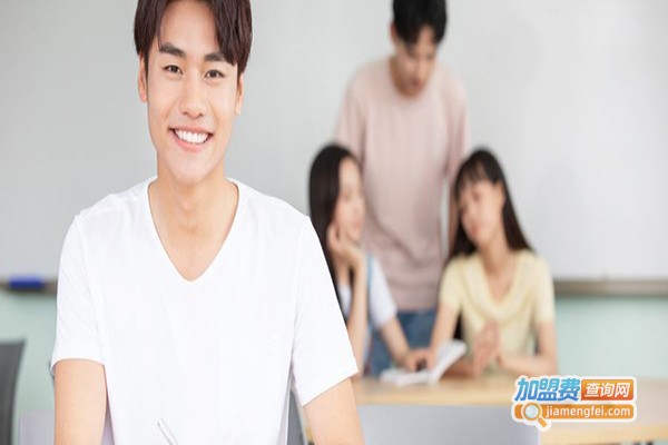 国际人美式成人英语加盟费