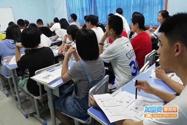 世纪摇篮幼儿园加盟费