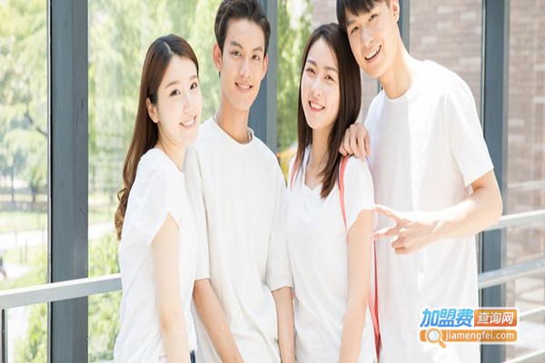 国际人美式成人英语加盟费