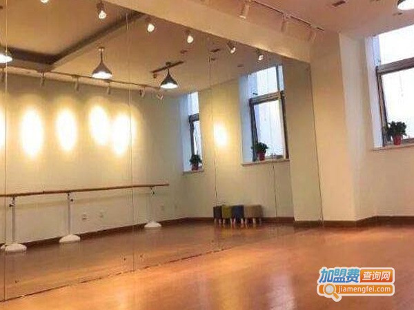 瑞人华主教育加盟费