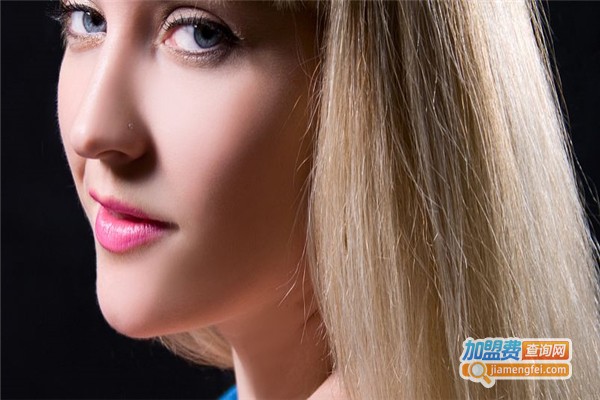 威娜美发加盟费