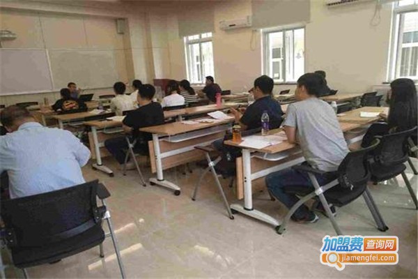 厚学教育加盟费