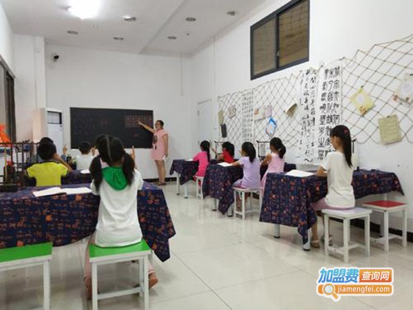 七色城堡少儿美术加盟