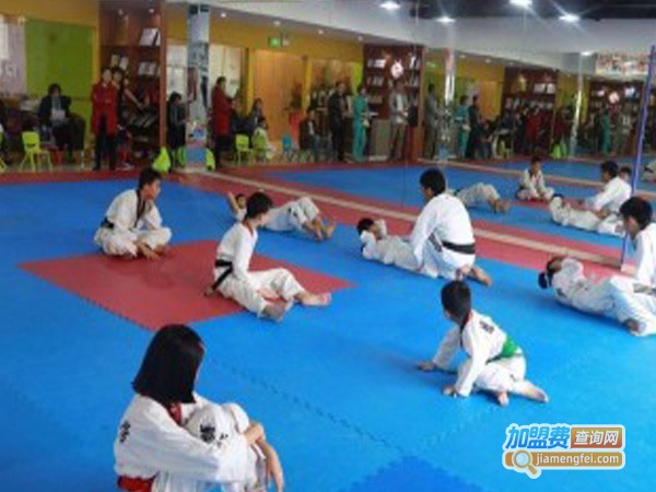 启武跆拳道馆加盟费