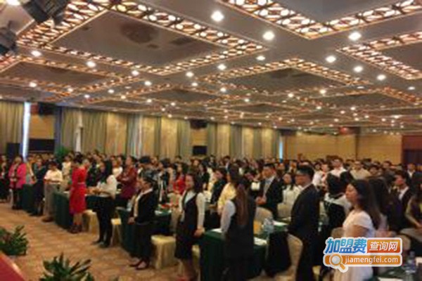 铂之爵主持加盟门店