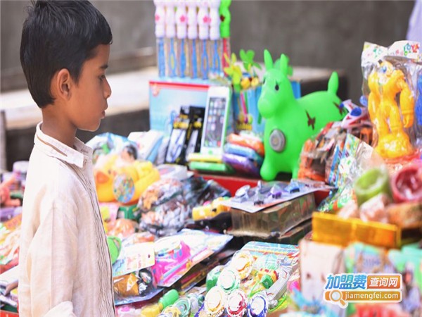 黄红蓝少儿美术加盟门店