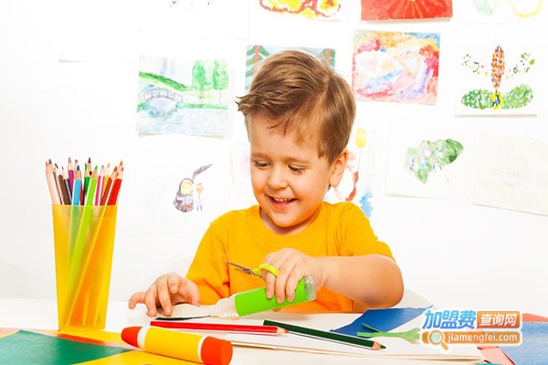 溢美少儿美术教育加盟门店