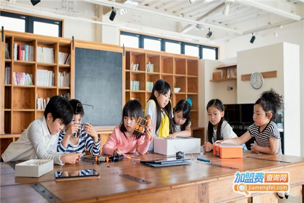 妈咪家托管加盟费