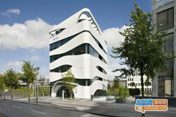 柏林艺术中心加盟