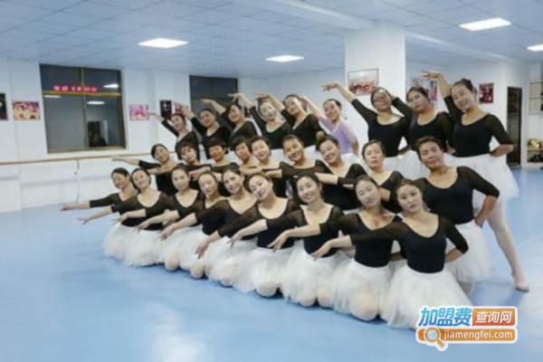 鸣佳舞蹈培训加盟费