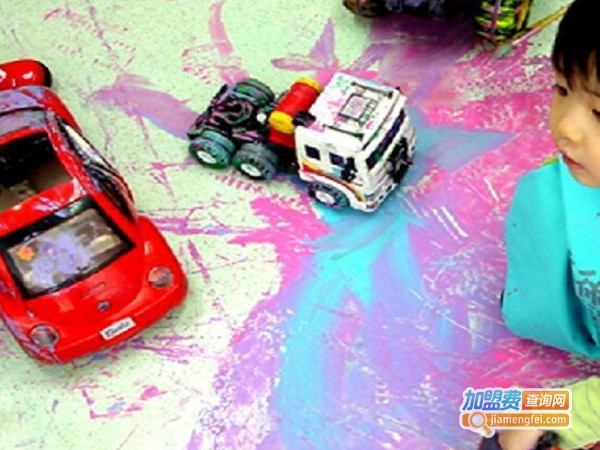 小花盛开艺术教育加盟费