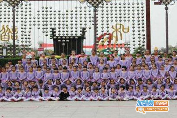 蕾蕾艺术培训中心加盟费