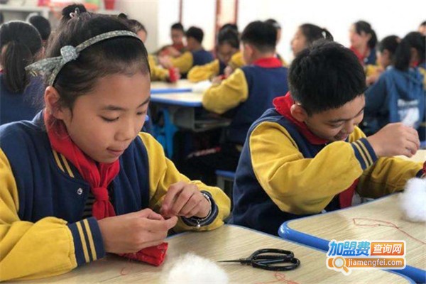 雅艺教育加盟费