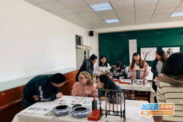 必扬汉语加盟费