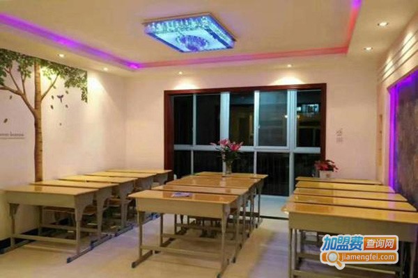 宝贝小饭桌加盟