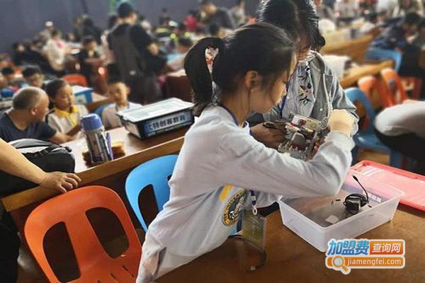 万方机器人教育培训加盟