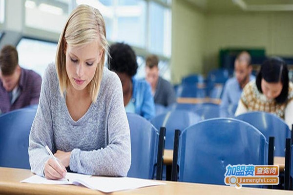 博学培训加盟费