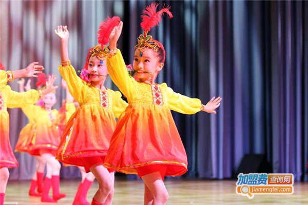 花儿舞蹈艺术学校加盟费