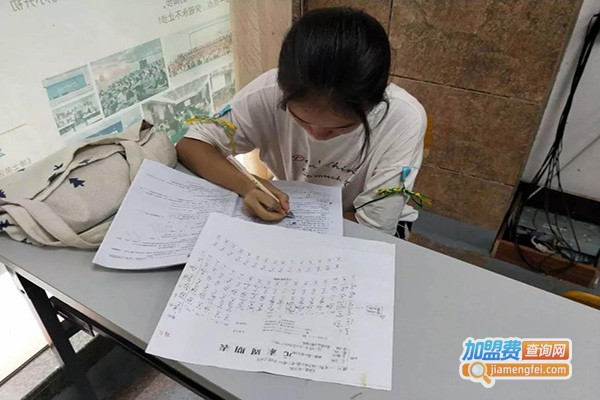 小明星教育加盟门店