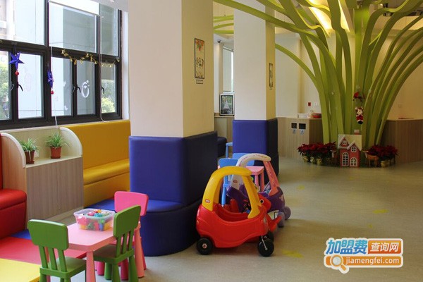 初之光国际婴幼儿托育中心加盟费