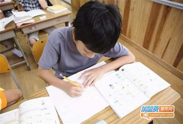 尖子生教育加盟费