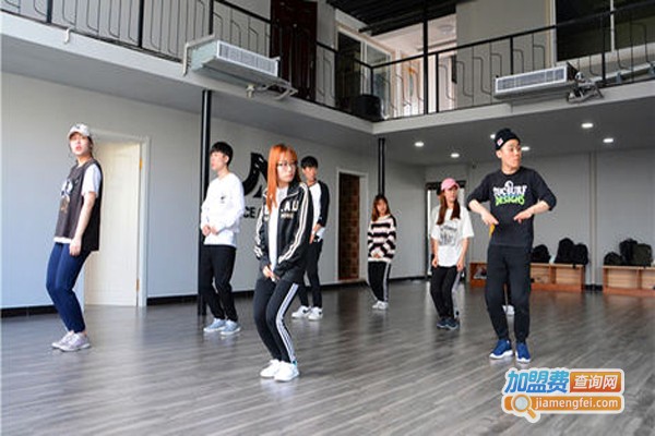 ACE街舞培训中心加盟费